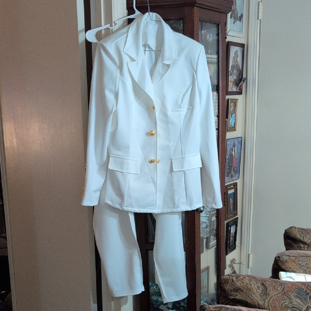 Elegant Double Breast White Pant Suit NWOT